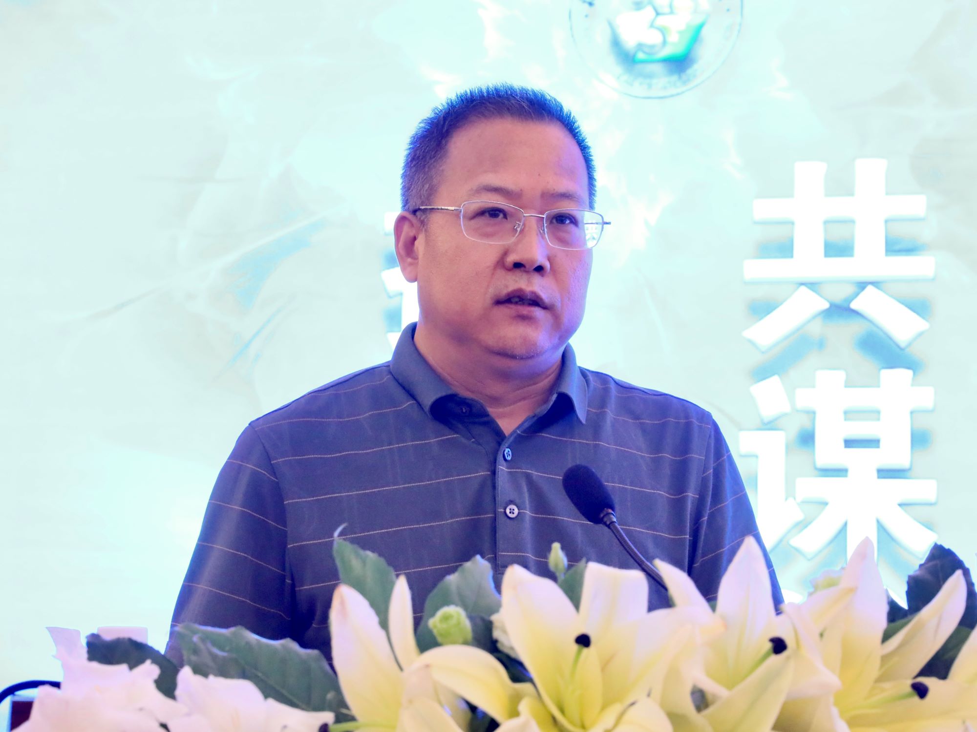 唐跃峰副局长宣读民政厅同<br/>意换届的批复